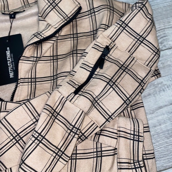 SOLD PrettyLittleThing Brown Checked Oversized - Picture 8 of 8